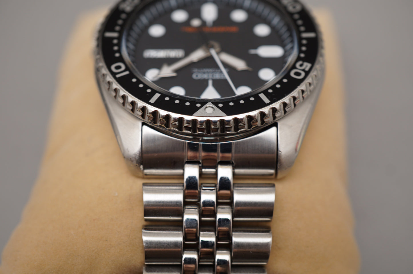 Seiko SKX007 7S26 Black Dial Divers 200M Automatic Watch Original Bracelet Box