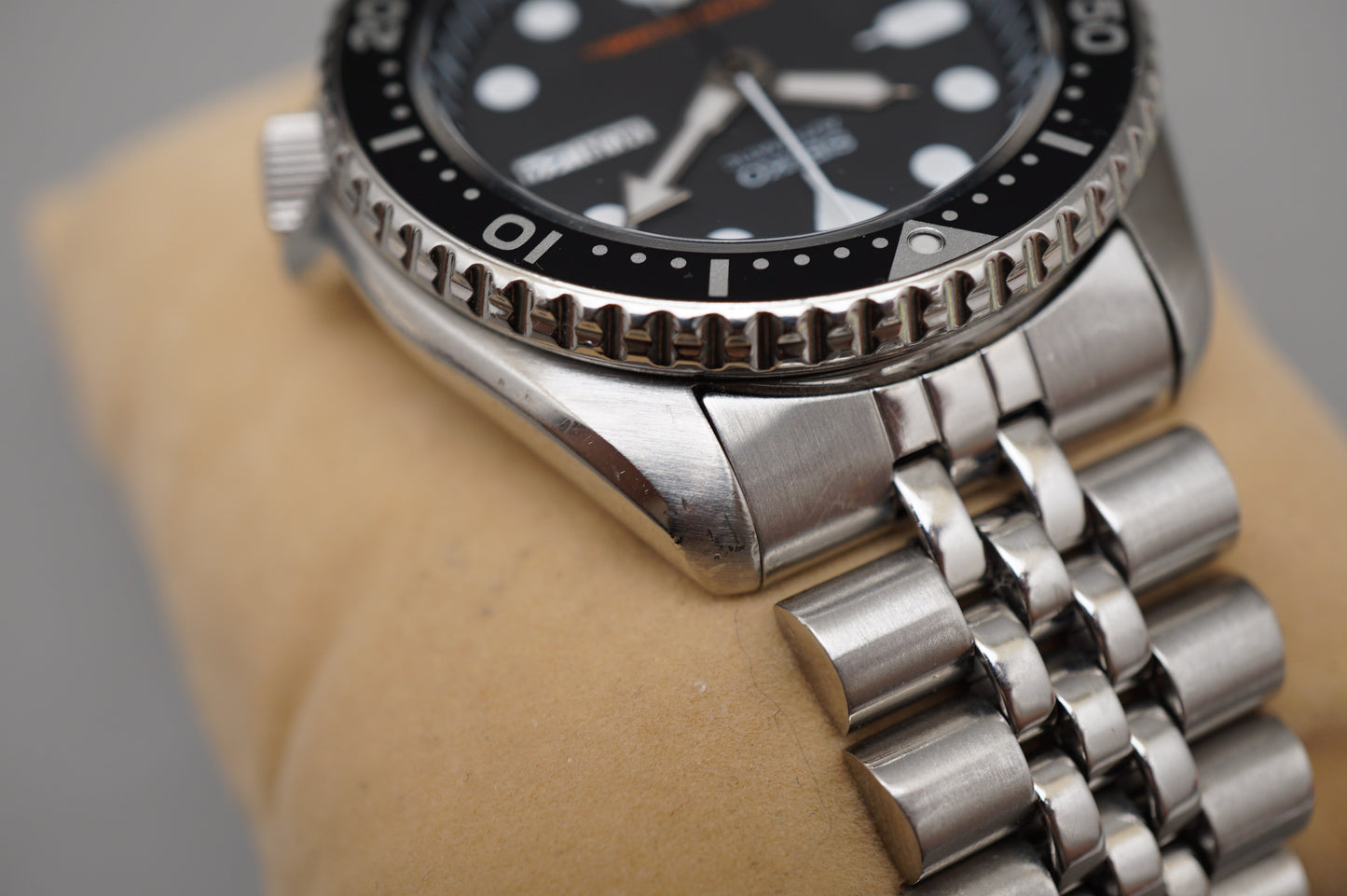 Seiko SKX007 7S26 Black Dial Divers 200M Automatic Watch Original Bracelet Box