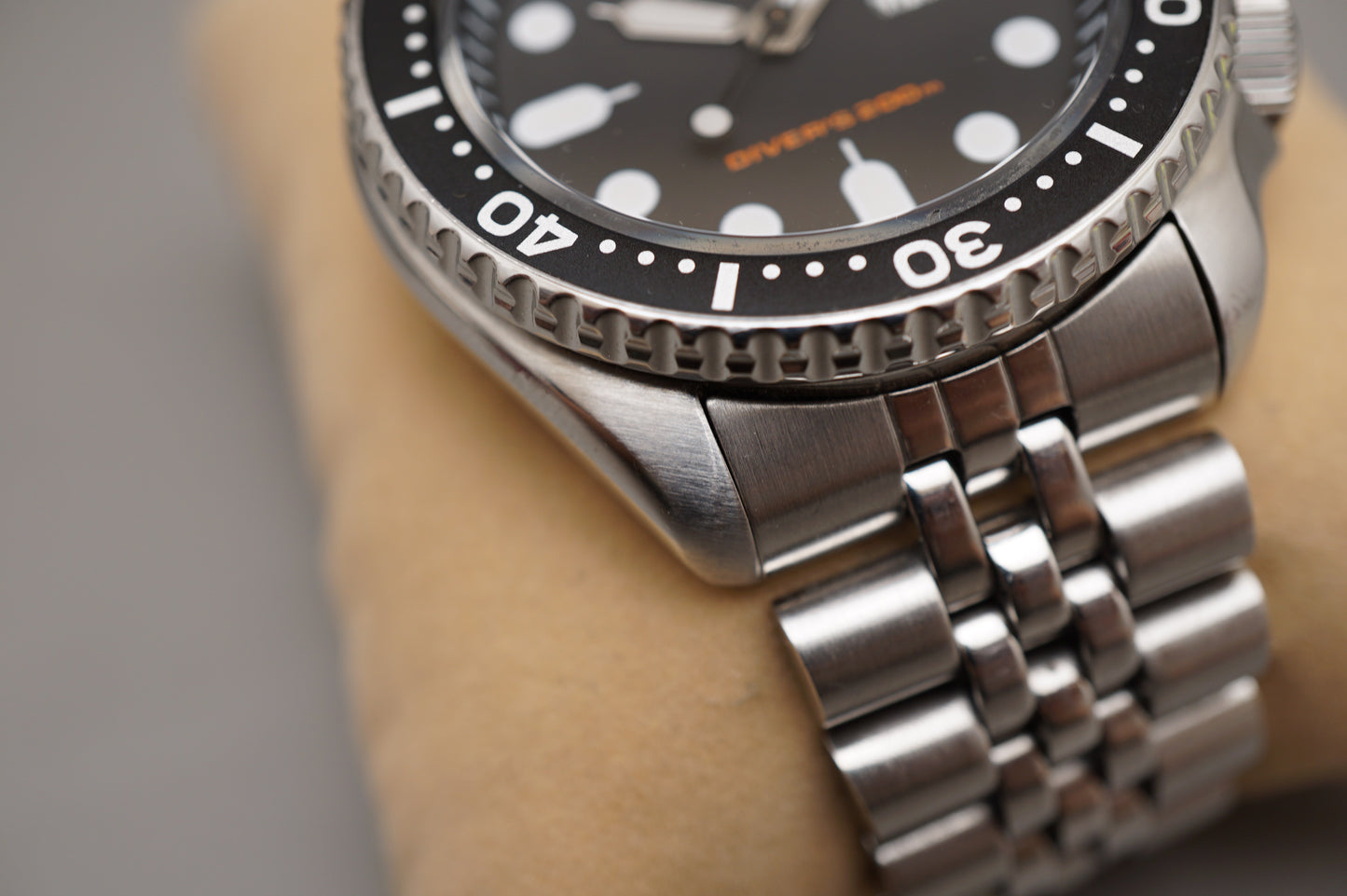 Seiko SKX007 7S26 Black Dial Divers 200M Automatic Watch Original Bracelet Box