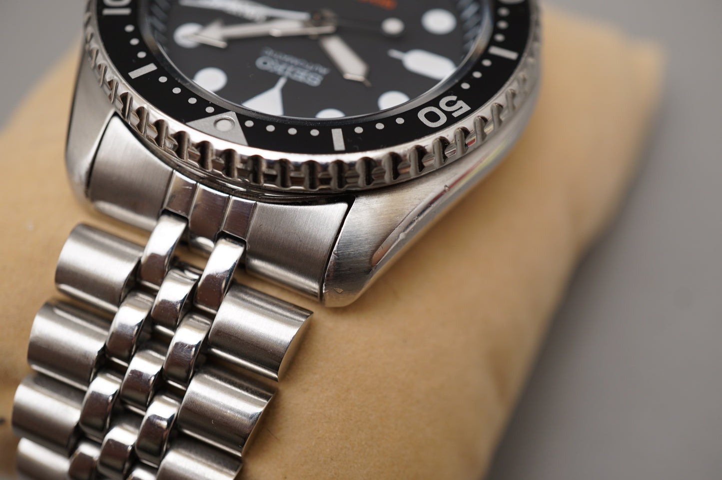 Seiko SKX007 7S26 Black Dial Divers 200M Automatic Watch Original Bracelet Box
