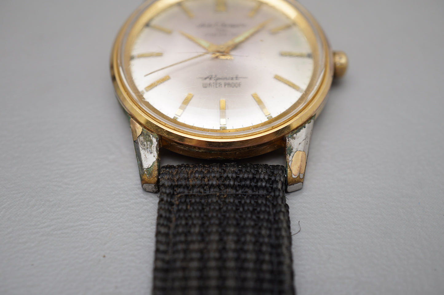 Vintage 1964 Seiko Champion 850 Diashock 85899 Alpinist Mechanical Watch