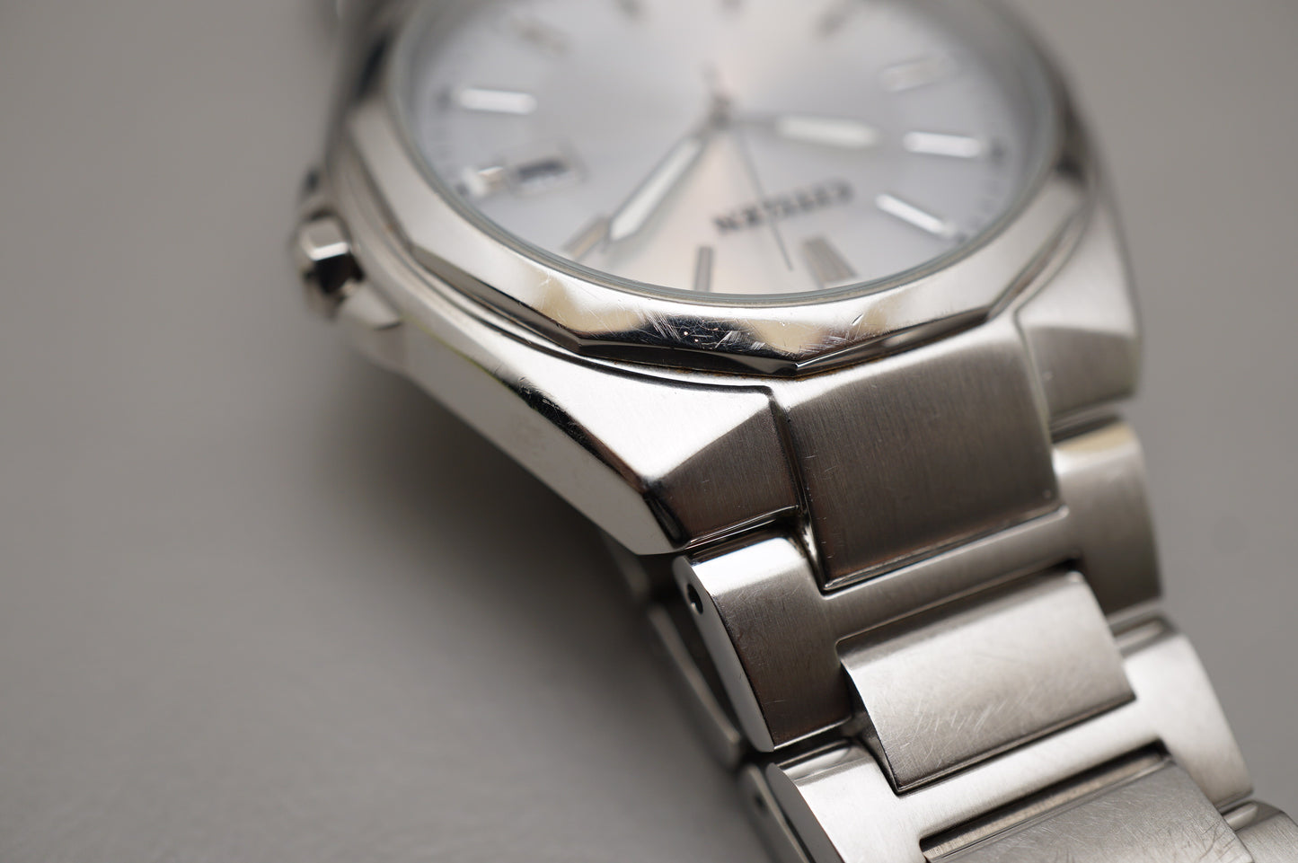 Citizen Eco-Drive E111-S080703 Silver Dial Bracelet Solar Quartz Watch