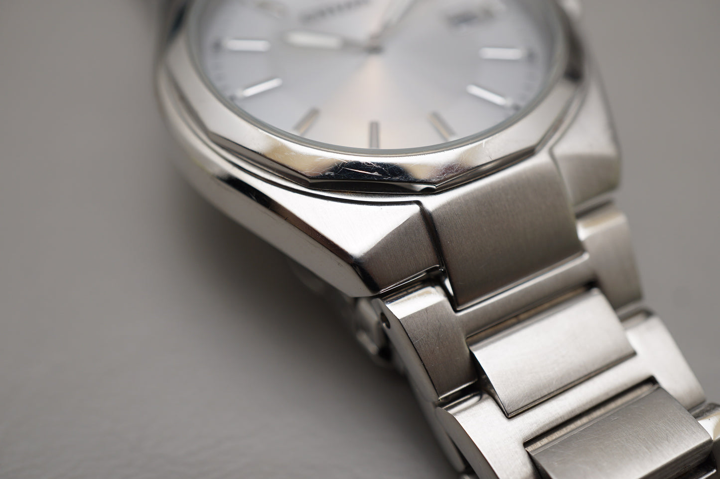 Citizen Eco-Drive E111-S080703 Silver Dial Bracelet Solar Quartz Watch