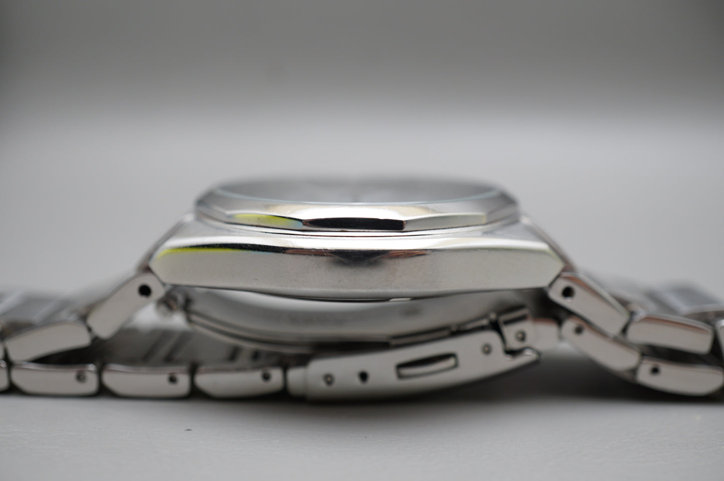 Citizen Eco-Drive E111-S080703 Silver Dial Bracelet Solar Quartz Watch