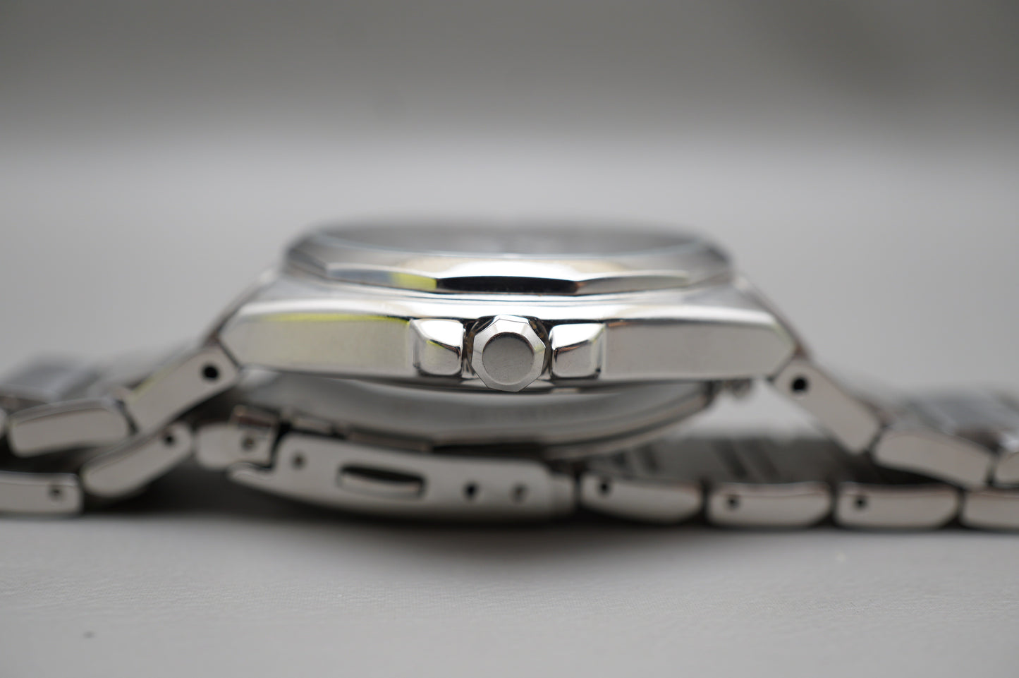 Citizen Eco-Drive E111-S080703 Silver Dial Bracelet Solar Quartz Watch