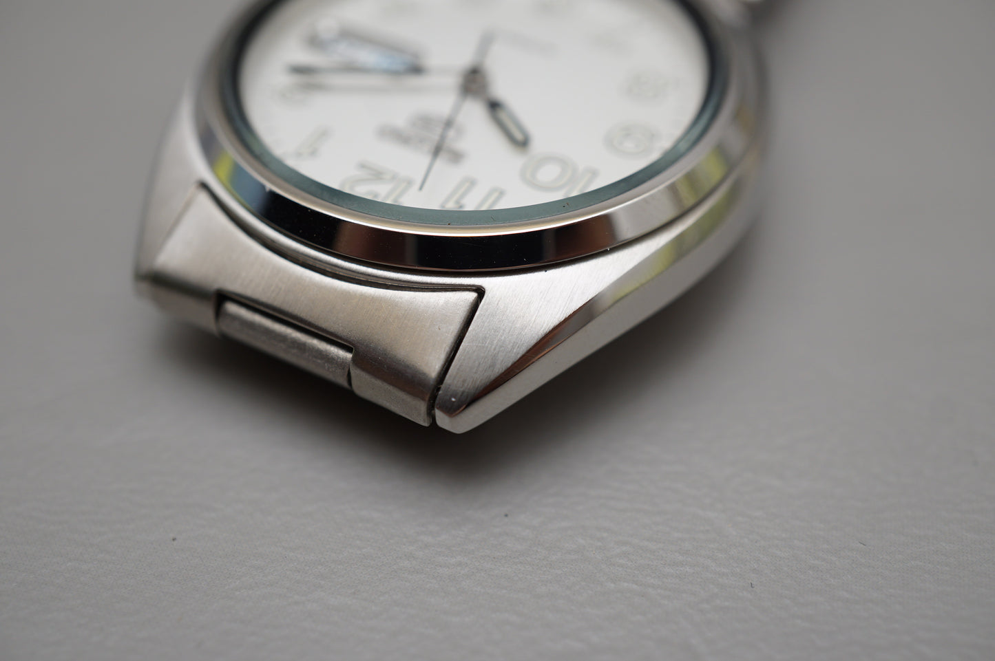 Seiko 5 SNXP15 7S26 Numeric White Dial Automatic Watch Original Bracelet