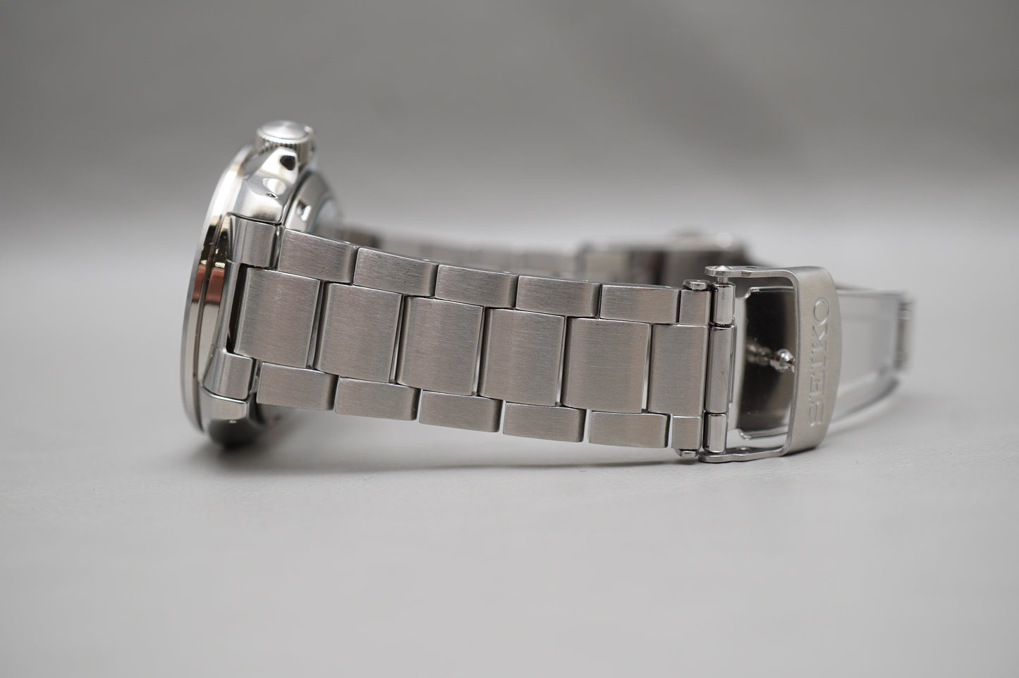 Seiko 5 Sports SBSA041 4R36 Anthracite 40mm Grey Dial Automatic Watch