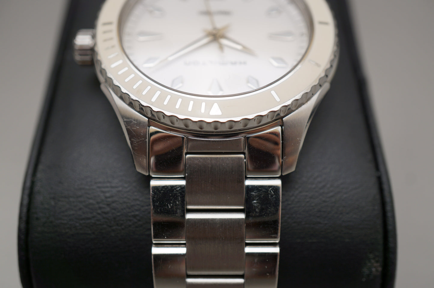 Hamilton Jazzmaster Seaview H37411111 White Dial 37mm Swiss Quartz Watch