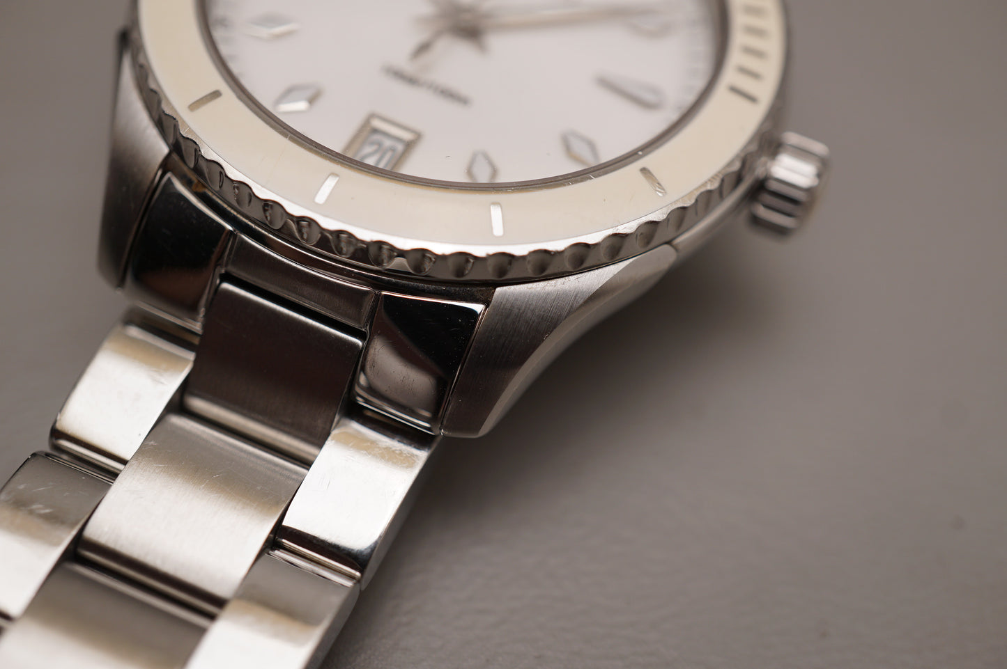 Hamilton Jazzmaster Seaview H37411111 White Dial 37mm Swiss Quartz Watch