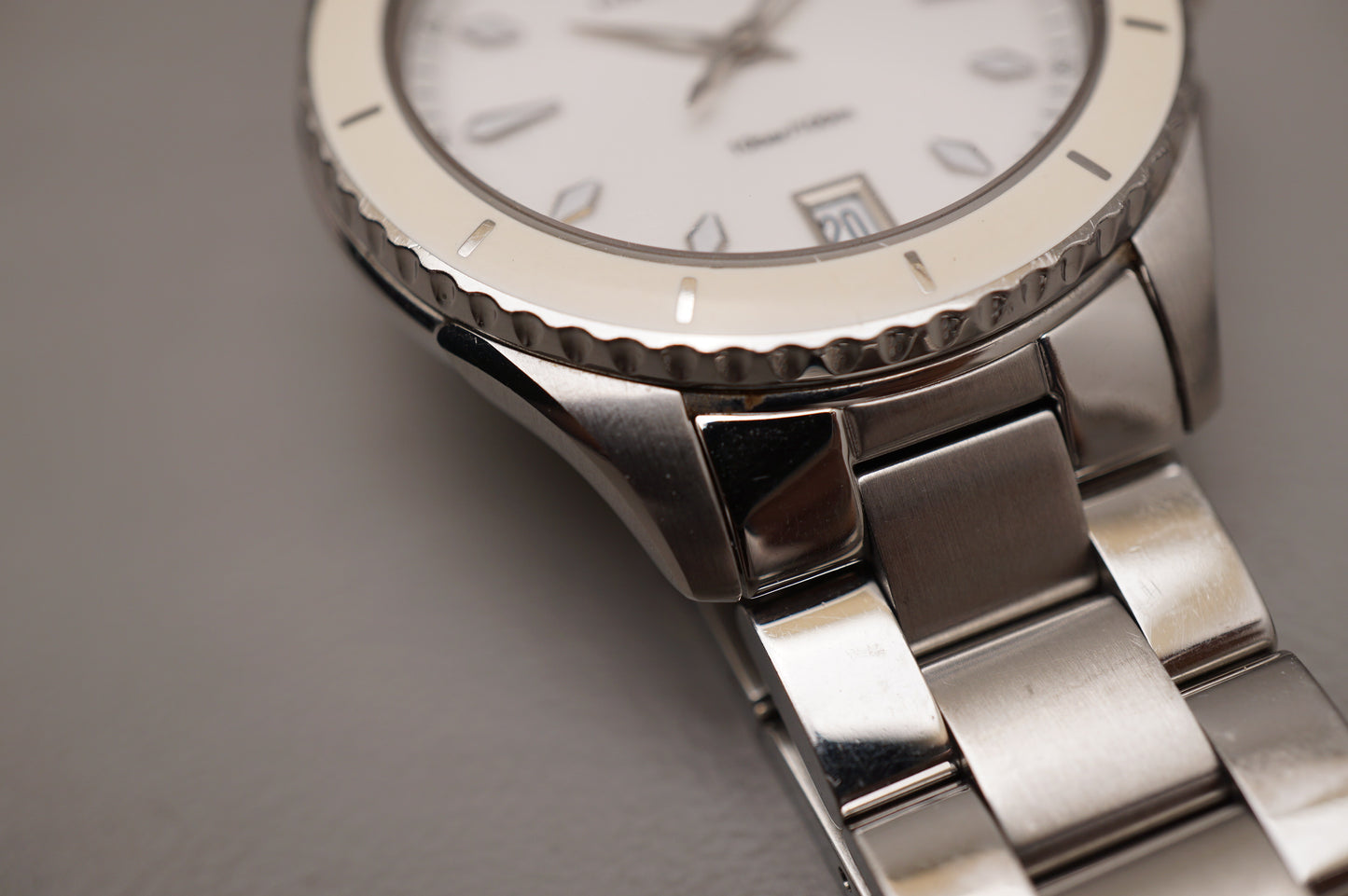 Hamilton Jazzmaster Seaview H37411111 White Dial 37mm Swiss Quartz Watch