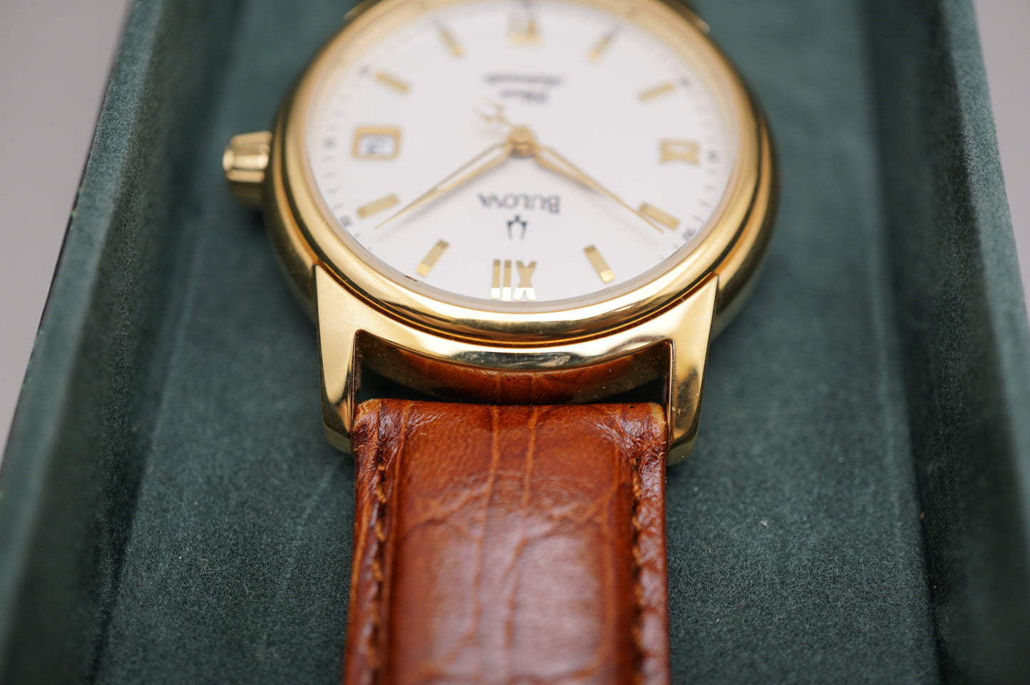 Vintage 2001 Bulova BVC303 Gold Tone Classic Automatic Dress Watch