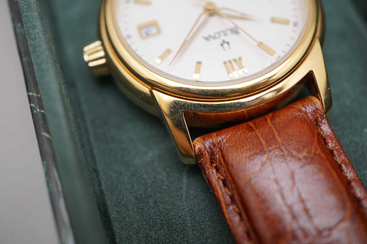 Vintage 2001 Bulova BVC303 Gold Tone Classic Automatic Dress Watch