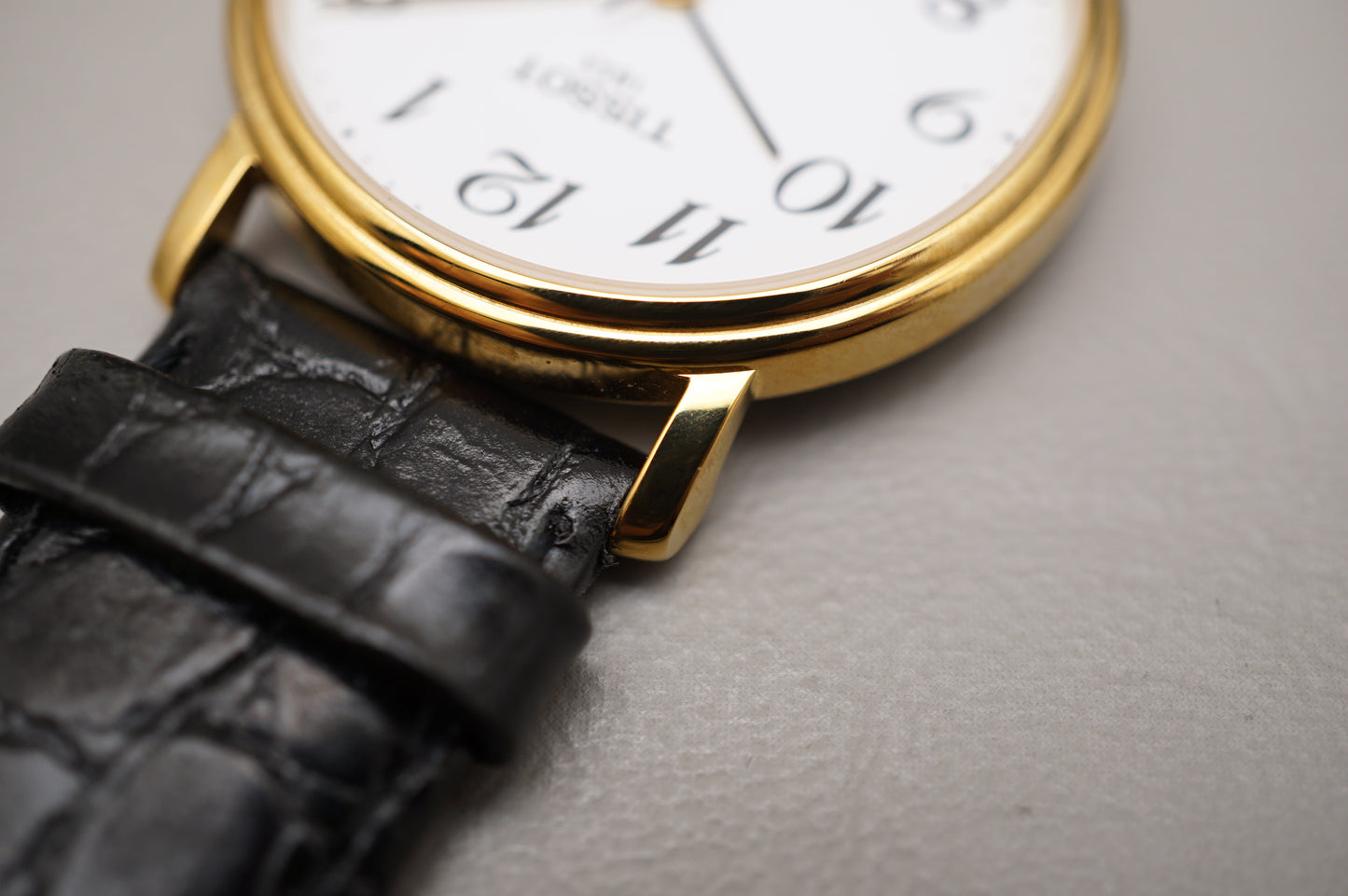 Vintage Tissot Desire T870/970 Gold Tone White Numeral Dial Quartz Watch