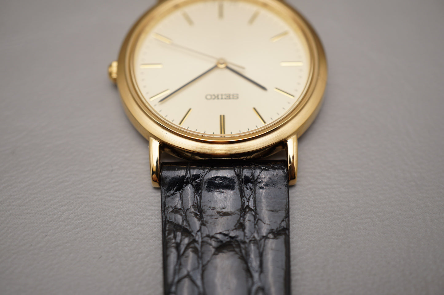 Vintage 2004 Seiko 7N01-0BH0 Gold Tone Classic Quartz Watch Original Condition