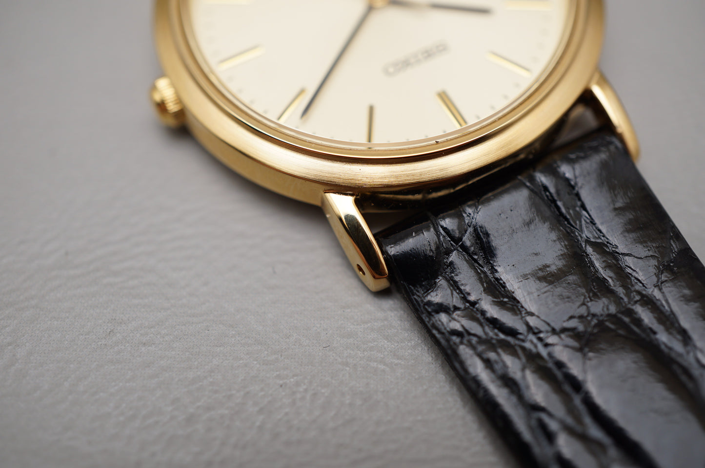 Vintage 2004 Seiko 7N01-0BH0 Gold Tone Classic Quartz Watch Original Condition