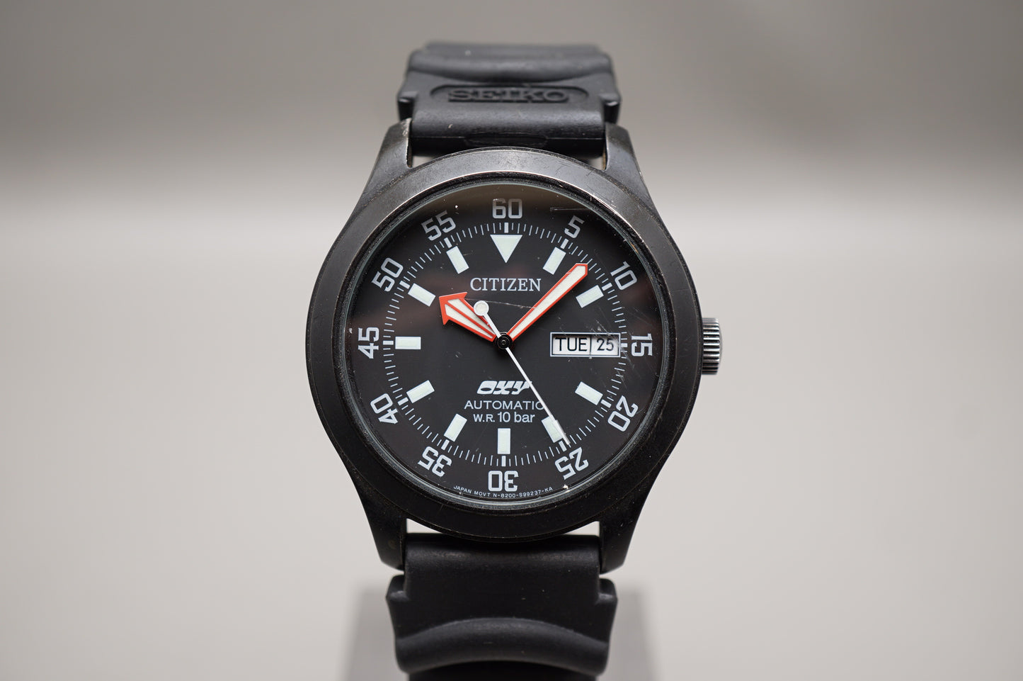 Vintage Citizen OXY 8200-S81926 Black Dial Field Style Automatic Watch
