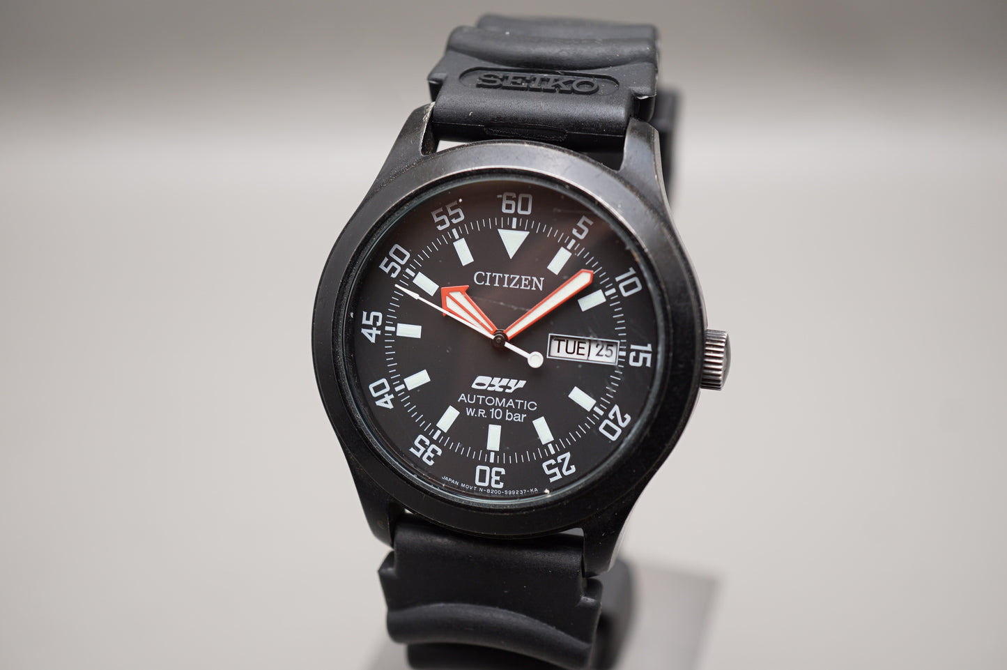 Vintage Citizen OXY 8200-S81926 Black Dial Field Style Automatic Watch