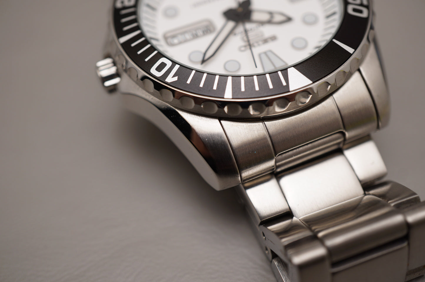 Seiko 5 Sports SNZF11K1 7S36 White Dial Sea Urchin 100M Automatic Watch