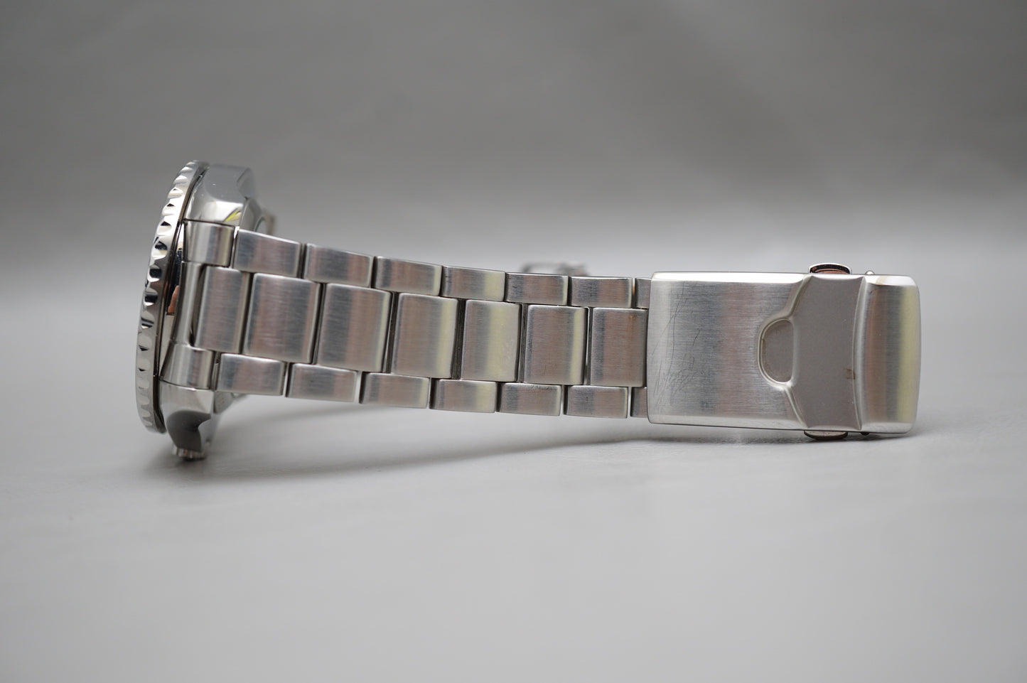 Seiko 5 Sports SNZF11K1 7S36 White Dial Sea Urchin 100M Automatic Watch