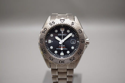Seiko Prospex SBDN013 V147 Titanium Divers 200M Solar Quartz Watch Orig Bracelet