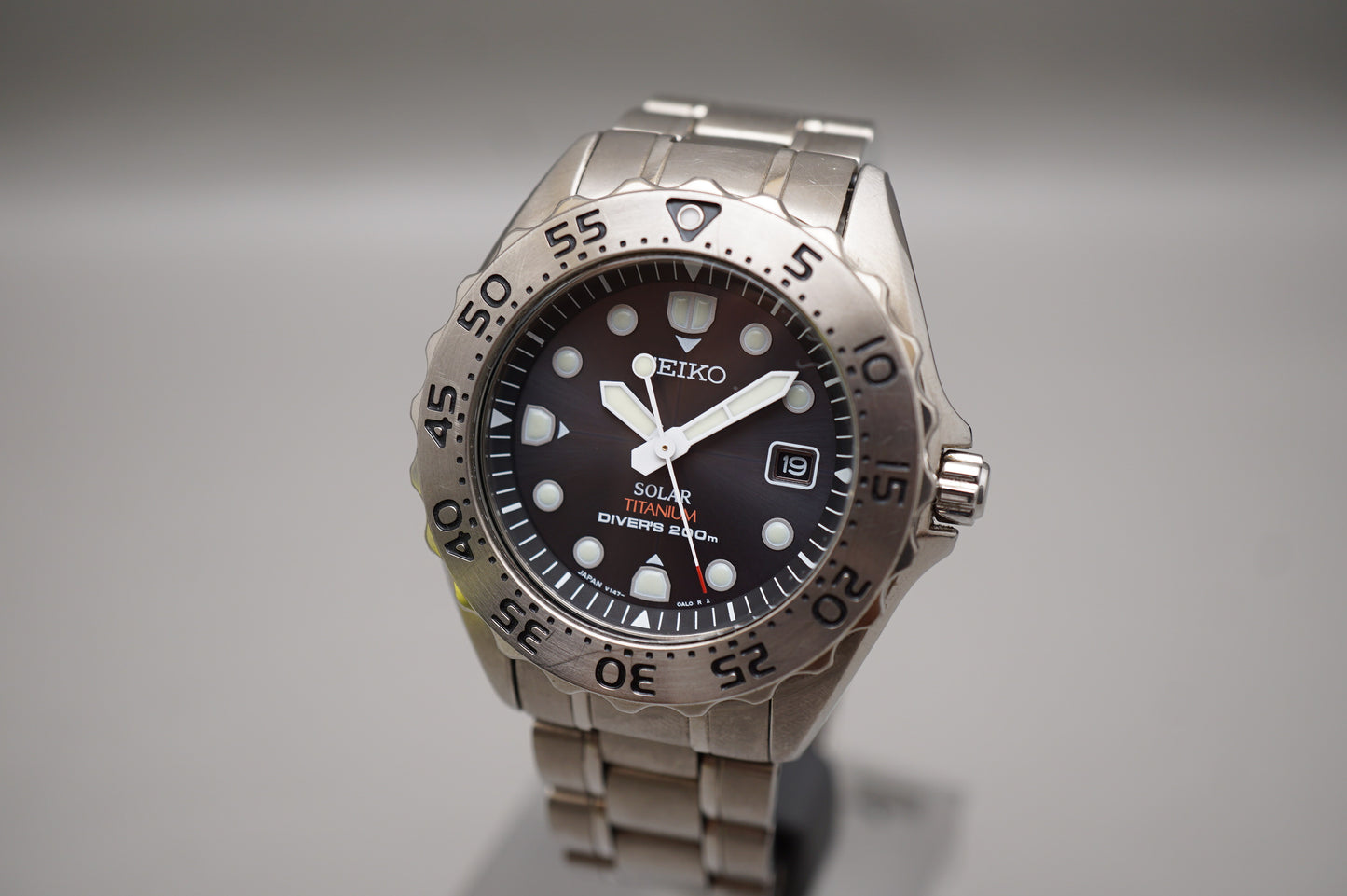 Seiko Prospex SBDN013 V147 Titanium Divers 200M Solar Quartz Watch Orig Bracelet