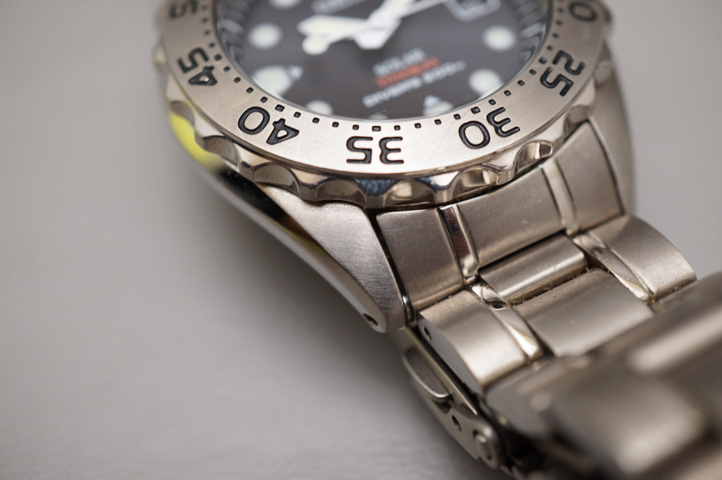 Seiko Prospex SBDN013 V147 Titanium Divers 200M Solar Quartz Watch Orig Bracelet
