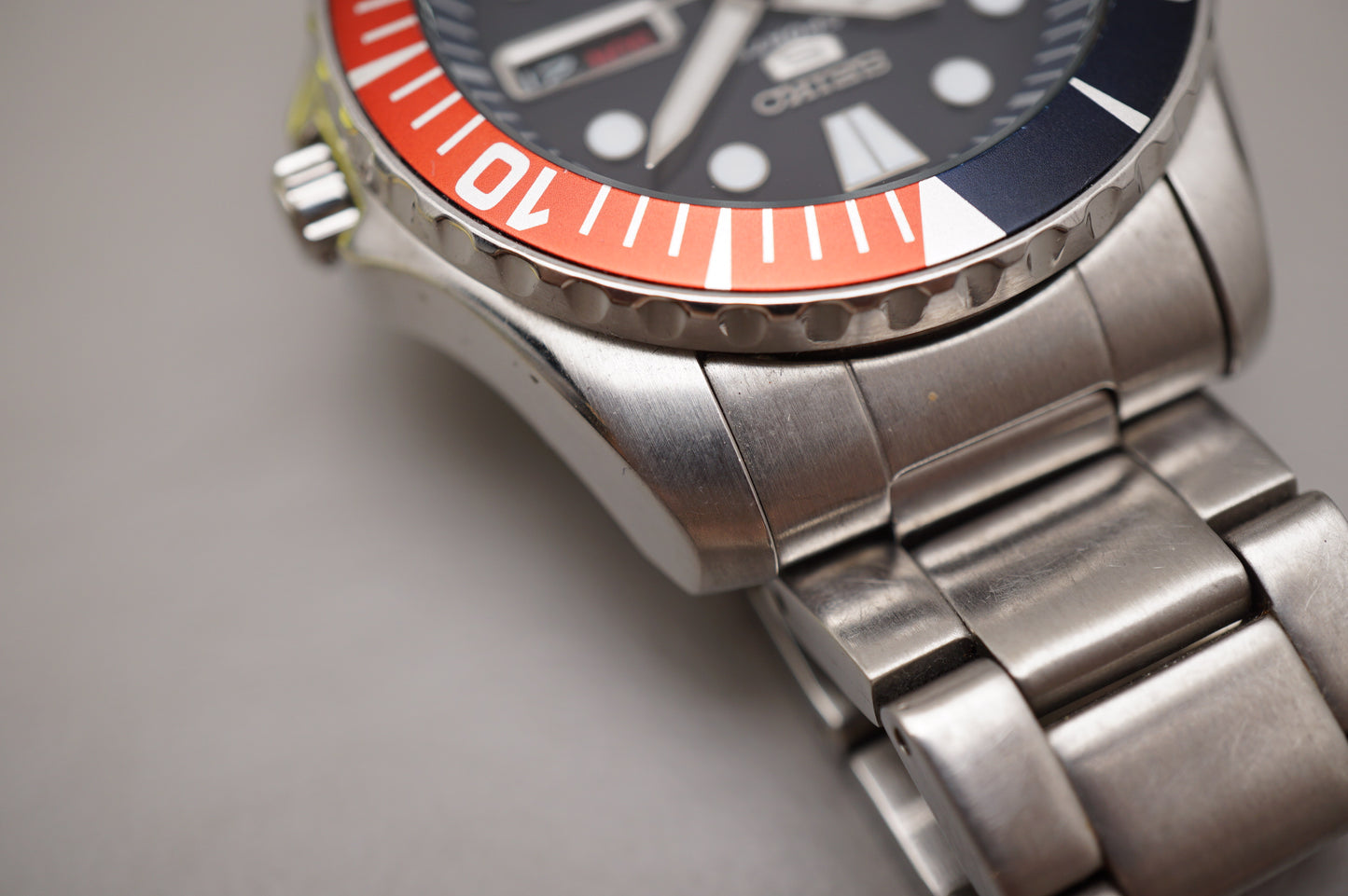Seiko 5 Sports SNZF15J1 7S36 Pepsi Sea Urchin 100M Automatic Watch