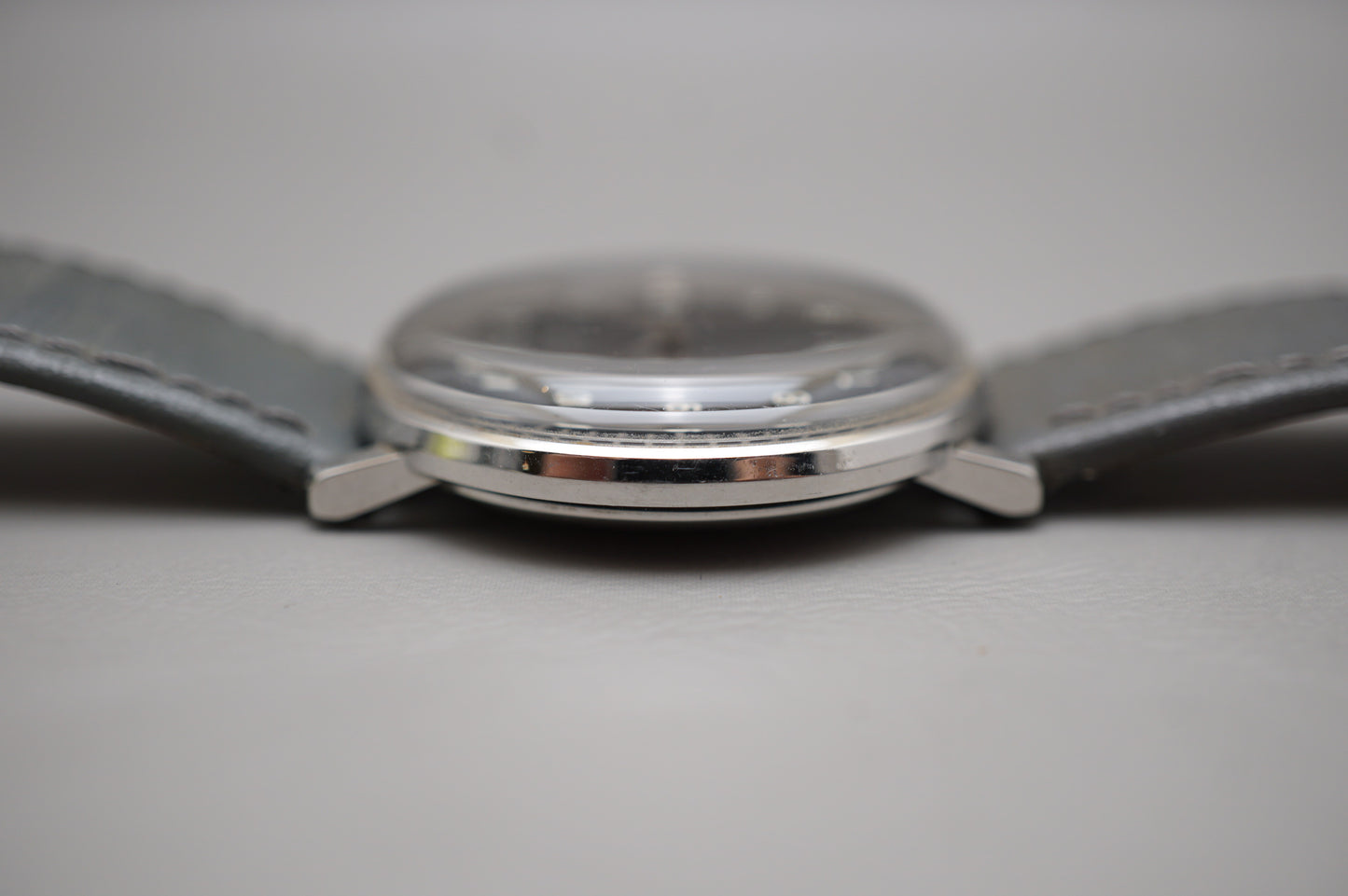 Junghans 027/3702 Max Bill 34mm Black Dial Acrylic Handwound Mechanical Watch