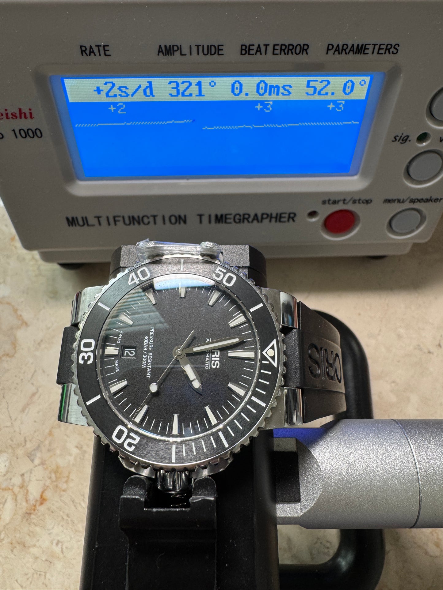 Oris Aquis Date 01 733 7653 4154-07 4 26 34EB Black Dial 300M Automatic Watch