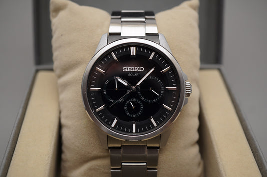 Seiko Spirit SBPV011 V14J Black Dial Day Date Solar Quartz Watch