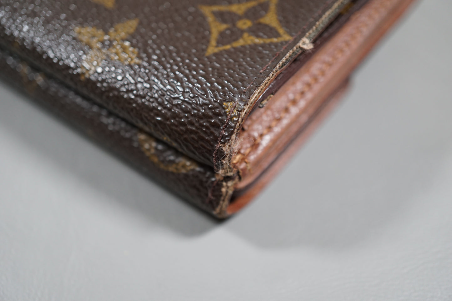 Louis Vuitton M61652 Monogram Porte Monnaie Billet Carte Credit Wallet