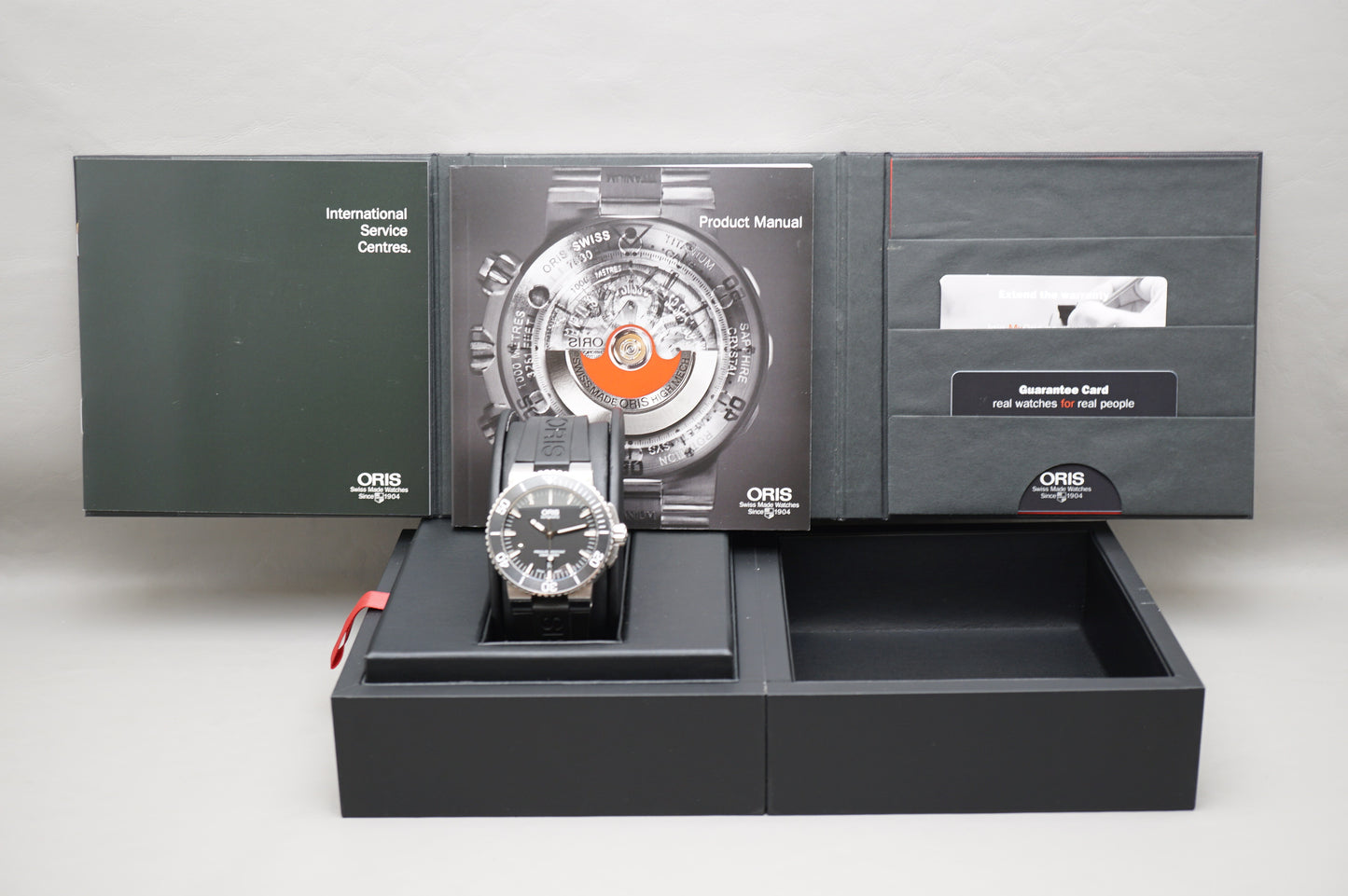 Oris Aquis Date 01 733 7653 4154-07 4 26 34EB Black Dial 300M Automatic Watch