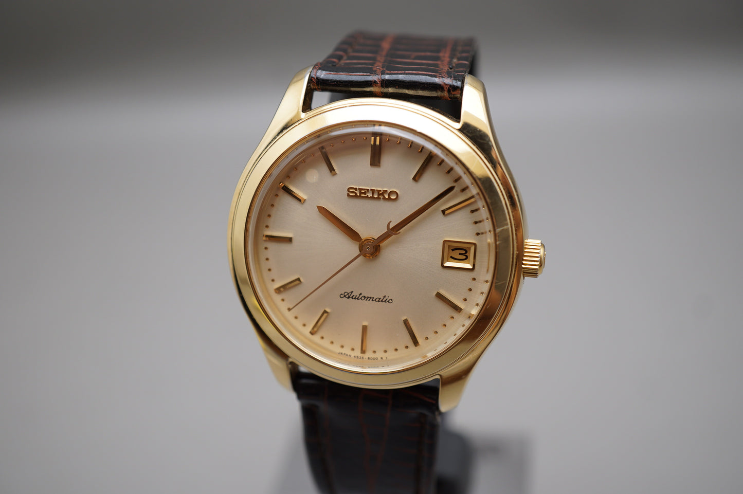 Vintage 1993 Seiko SCVK002 4S35 Gold Tone 36mm Date Automatic Watch