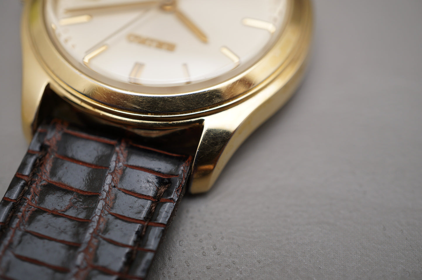 Vintage 1993 Seiko SCVK002 4S35 Gold Tone 36mm Date Automatic Watch