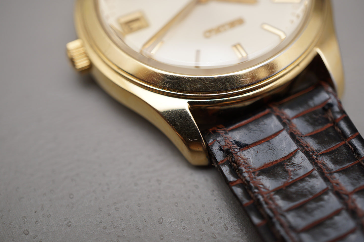 Vintage 1993 Seiko SCVK002 4S35 Gold Tone 36mm Date Automatic Watch