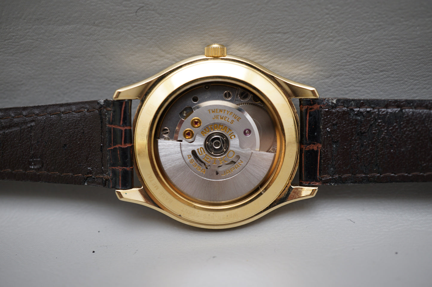 Vintage 1993 Seiko SCVK002 4S35 Gold Tone 36mm Date Automatic Watch