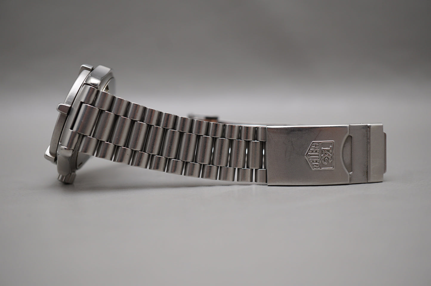 Vintage Tag Heuer 2000 669.213F Black Dial 200M Automatic Watch