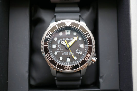 New Citizen Eco-Drive E168-S120314 Snoopy Limited Solar Quartz Divers 200M Watch