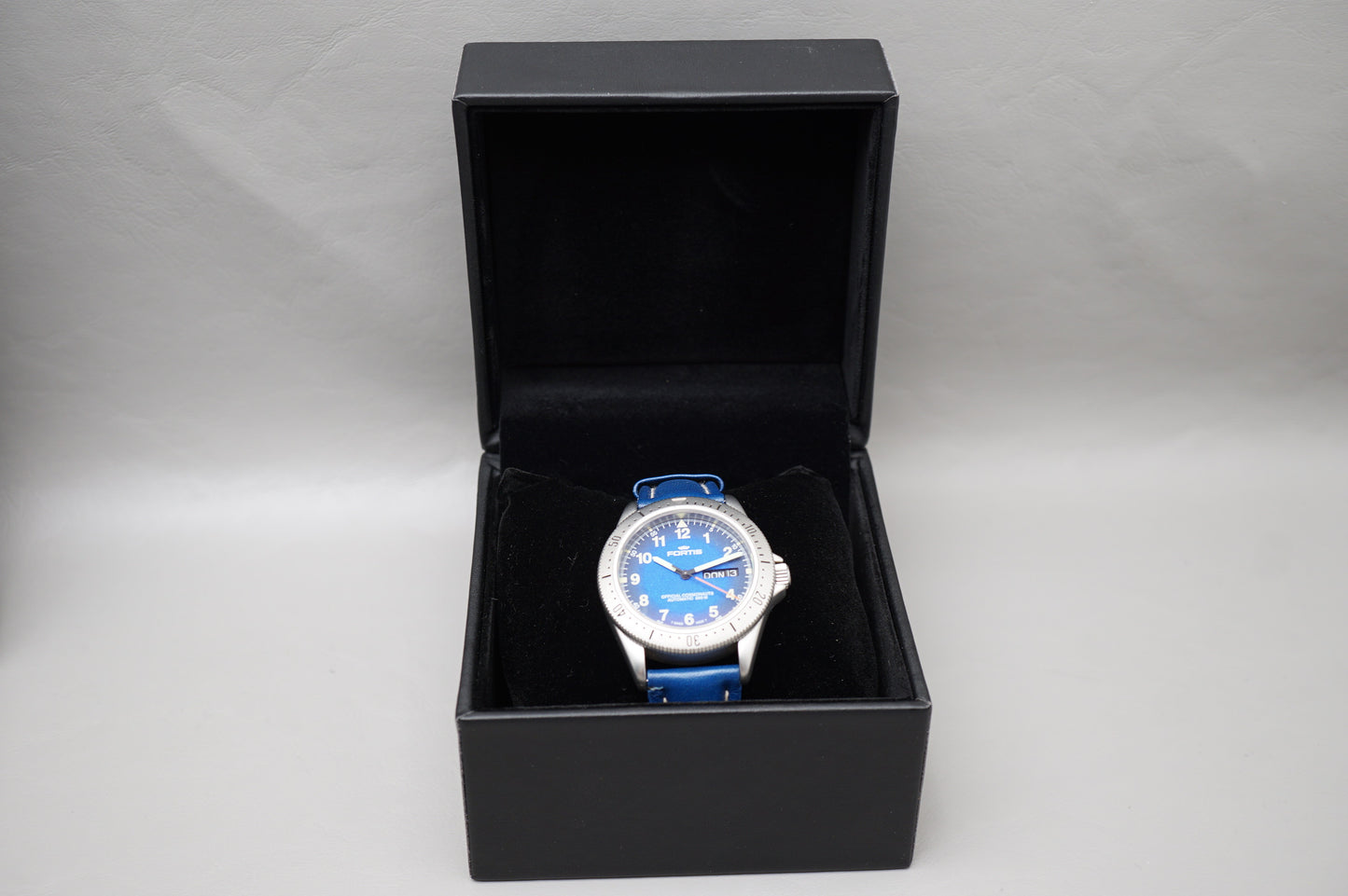 Vintage Fortis 610.22.158.1 Official Cosmonauts Blue Fume Dial Automatic Watch