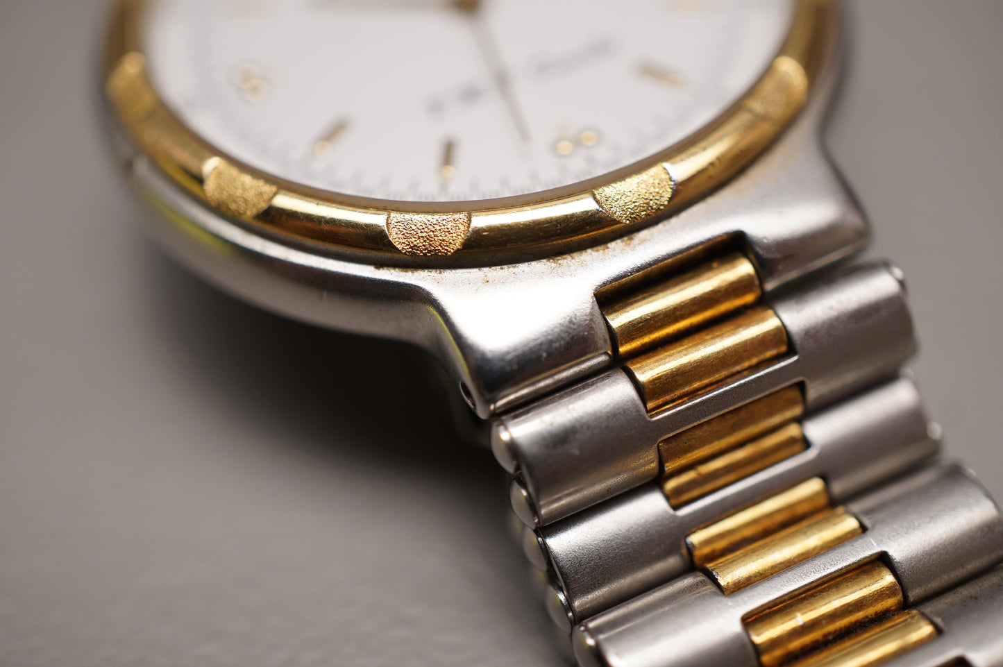 Vintage Longines L1.613.3 Two Tone Conquest V.H.P. Swiss Quartz Watch