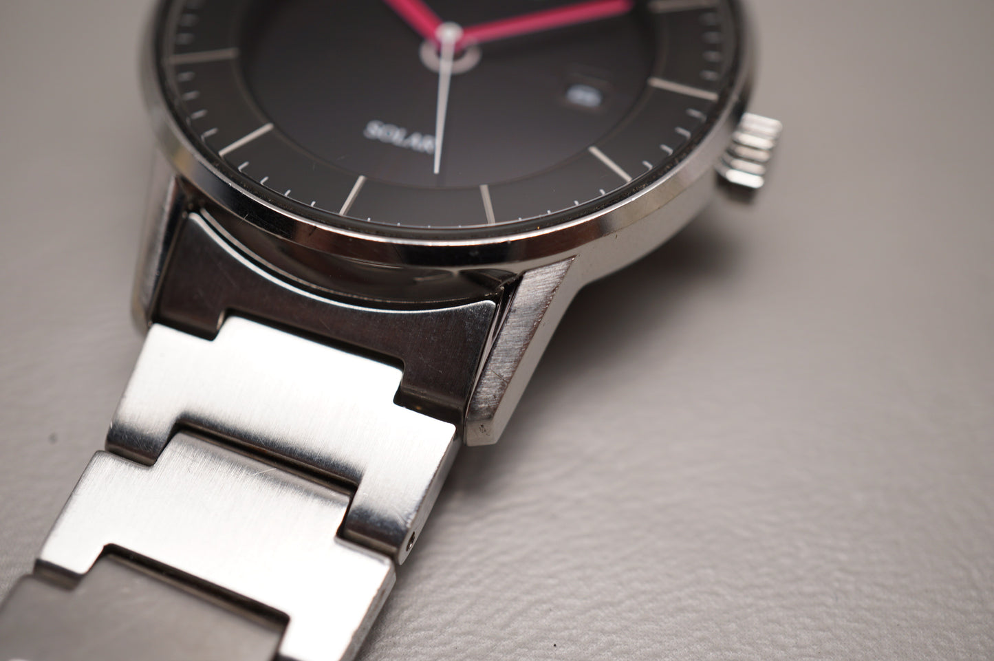 Seiko Spirit V147-0AK0 Black Dial Pink Hands Sector Dial Solar Quartz Watch