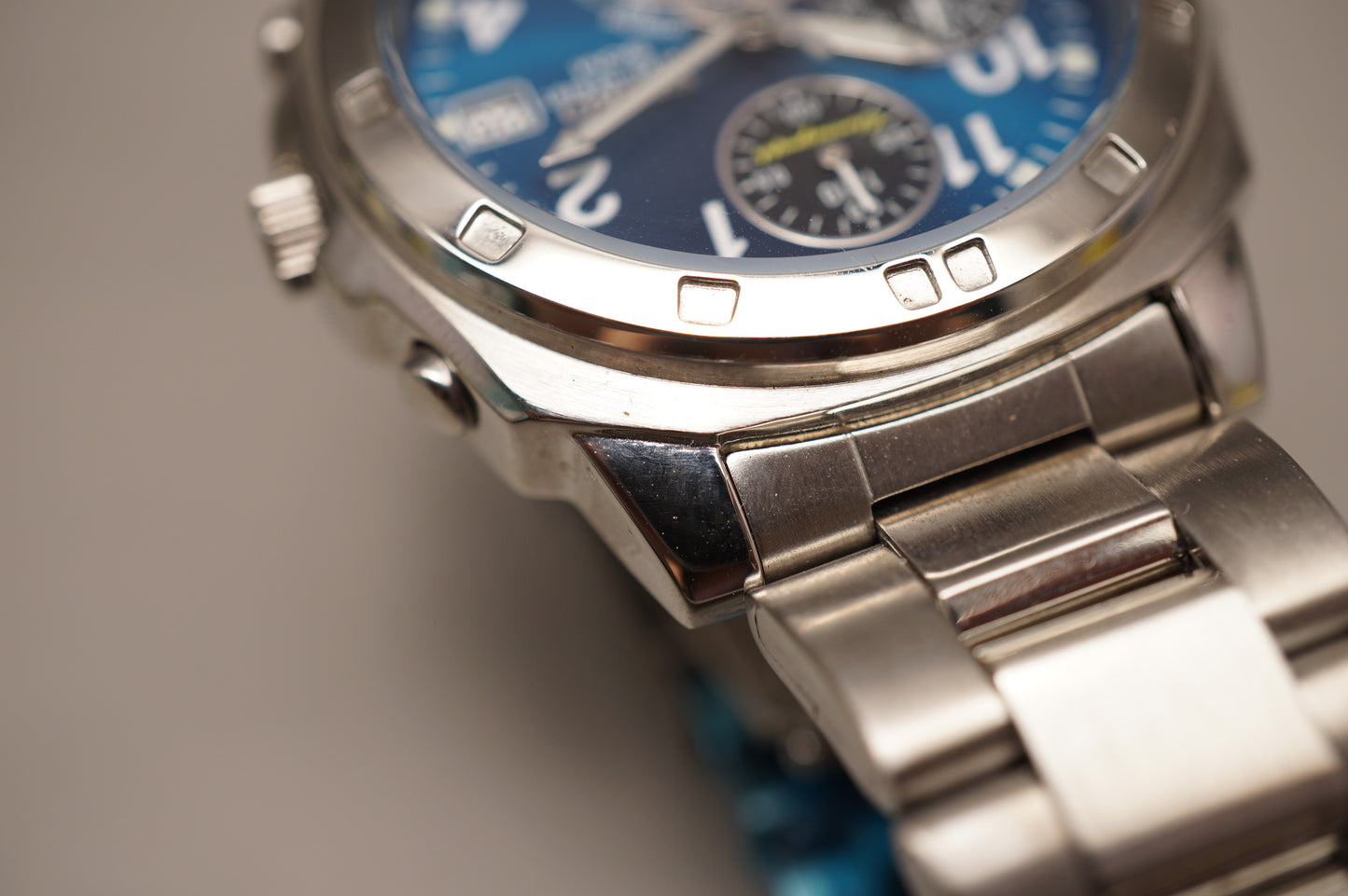 Unworn NOS Seiko SKS043P1 V657 Blue Dial Quartz Chronograph Watch