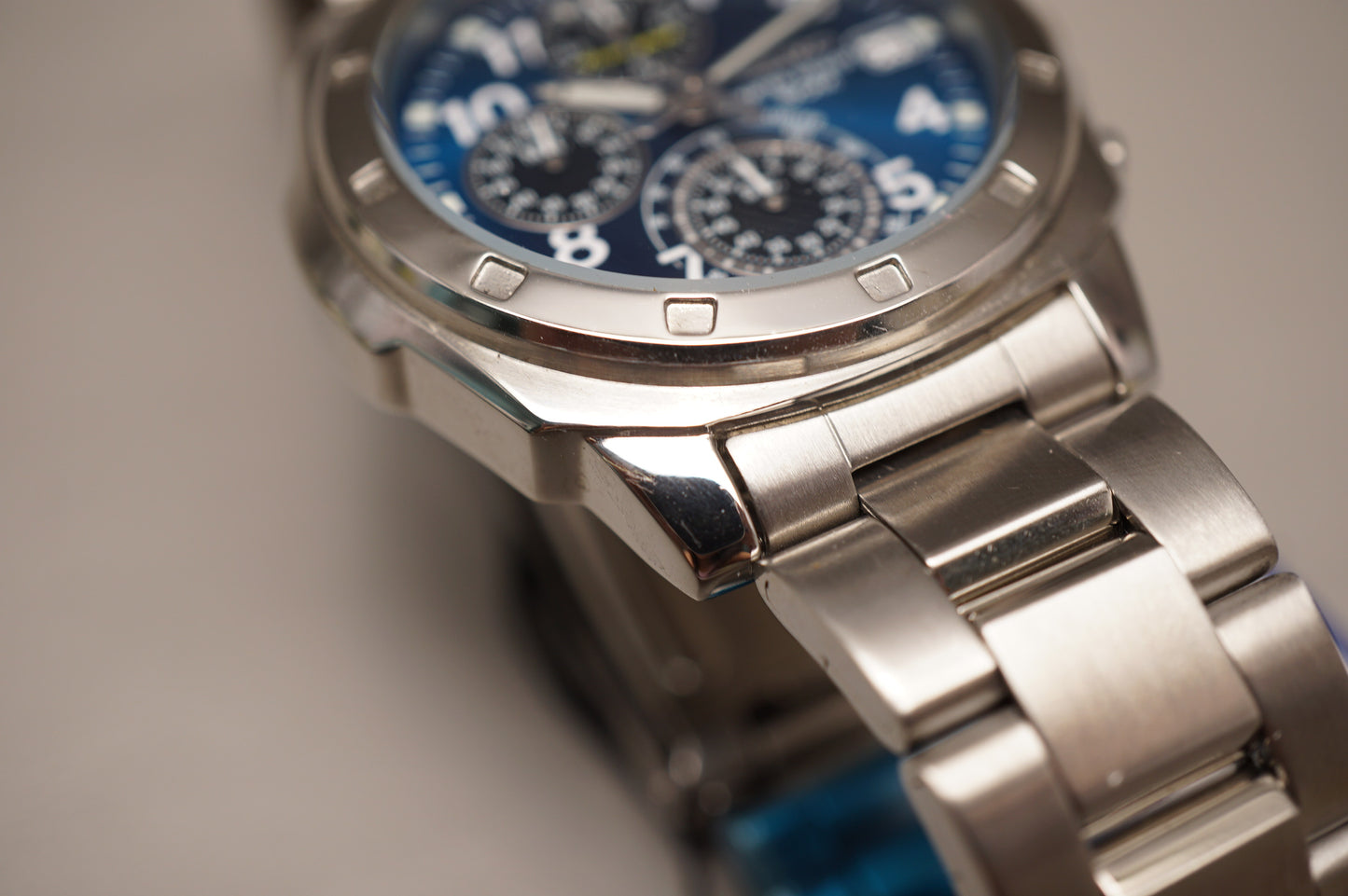 Unworn NOS Seiko SKS043P1 V657 Blue Dial Quartz Chronograph Watch