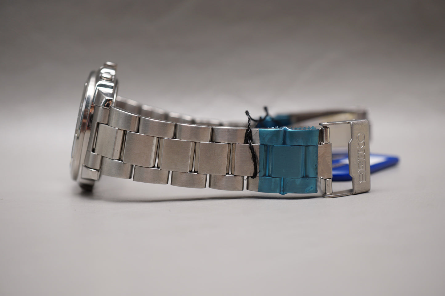 Unworn NOS Seiko SKS043P1 V657 Blue Dial Quartz Chronograph Watch