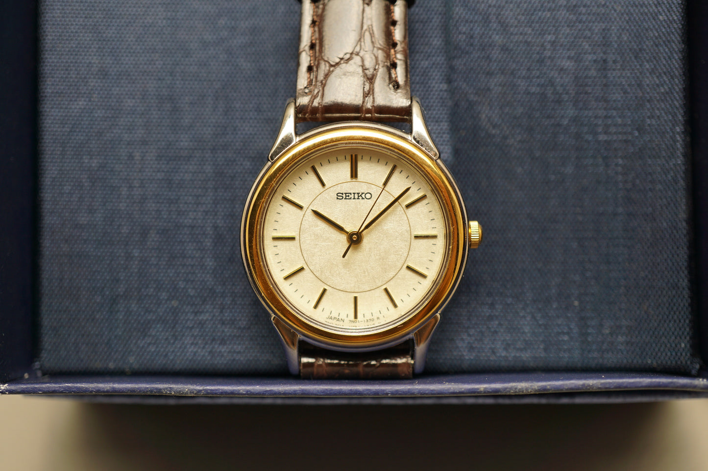Unworn Vintage 2002 Seiko Spirit 7N01-6880 Gold Two Tone Quartz Ladies Watch