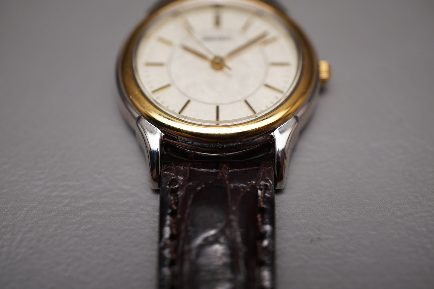 Unworn Vintage 2002 Seiko Spirit 7N01-6880 Gold Two Tone Quartz Ladies Watch