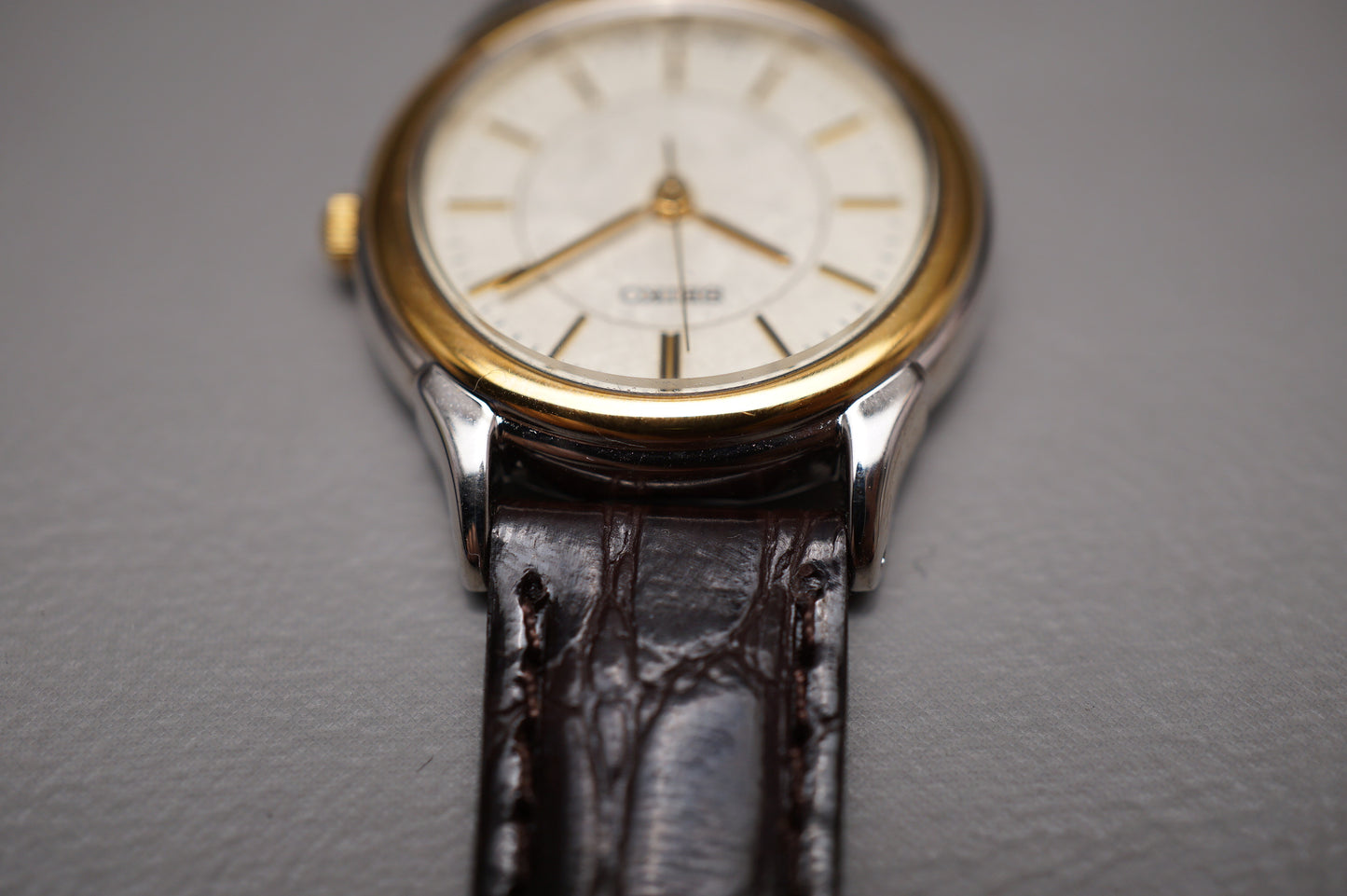 Unworn Vintage 2002 Seiko Spirit 7N01-6880 Gold Two Tone Quartz Ladies Watch