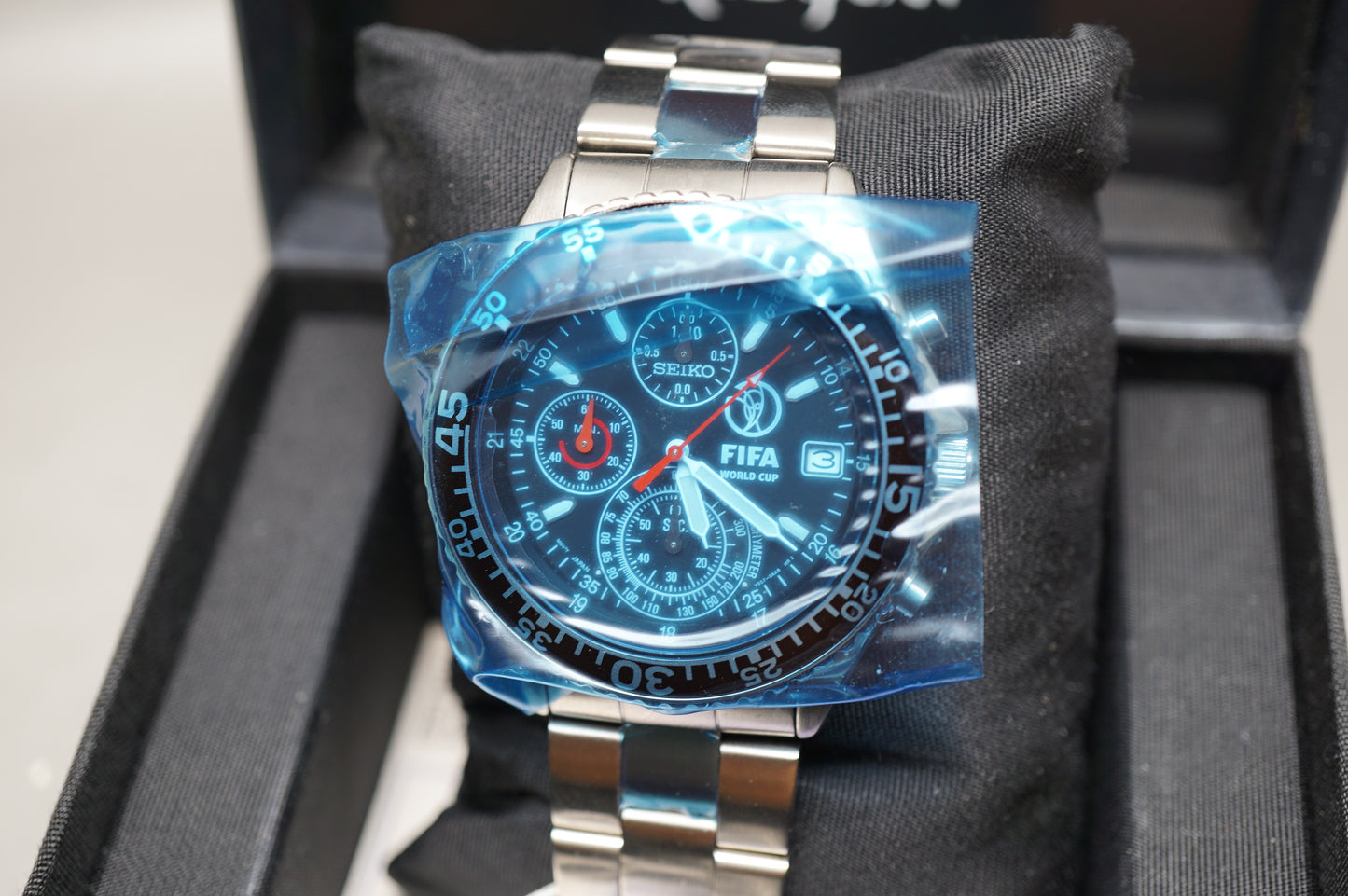 NOS Seiko SCQP001 V657-0AA0 V657 2002 FIFA World Cup Black Dial Quartz Watch