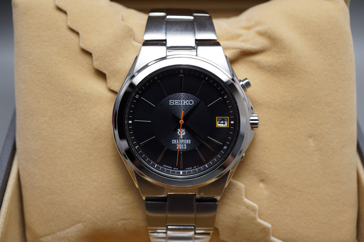 Seiko 7B42-0AL0 Yomiuri Giants Central League 2013 Solar Quartz Watch