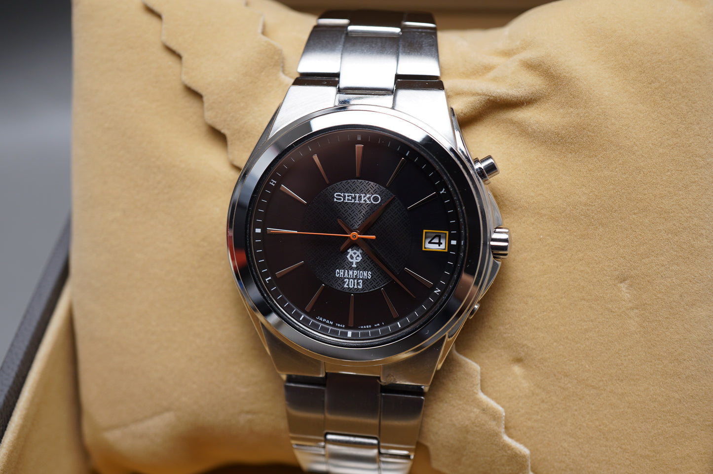 Seiko 7B42-0AL0 Yomiuri Giants Central League 2013 Solar Quartz Watch